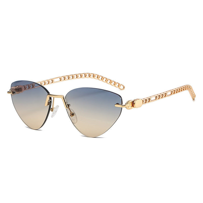 Woman’s Metal Chain Travel Glasses