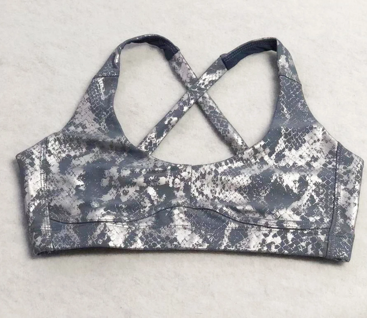 Woman‘s Retro Metallic Snake Gym Outfit