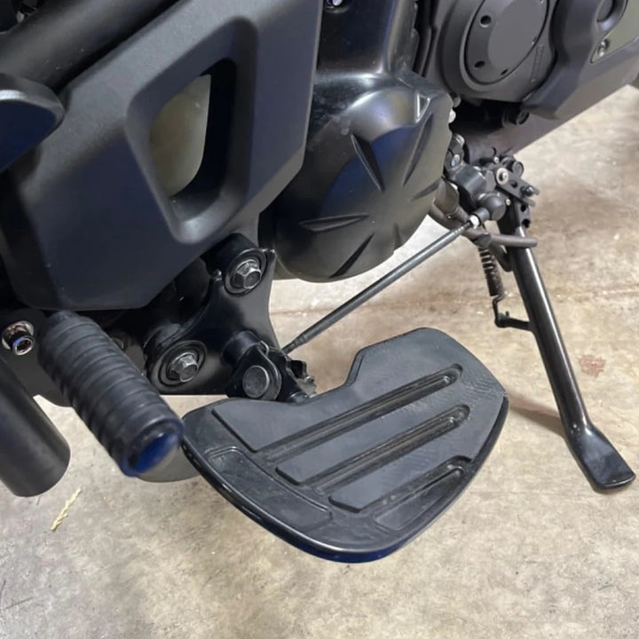 Motorcycle Front Foot Rest Rider Footboard Driver Floorboard Wide Footrest For Kawasaki Vulcan S 650 EN650 VN650 S650 2015-2023